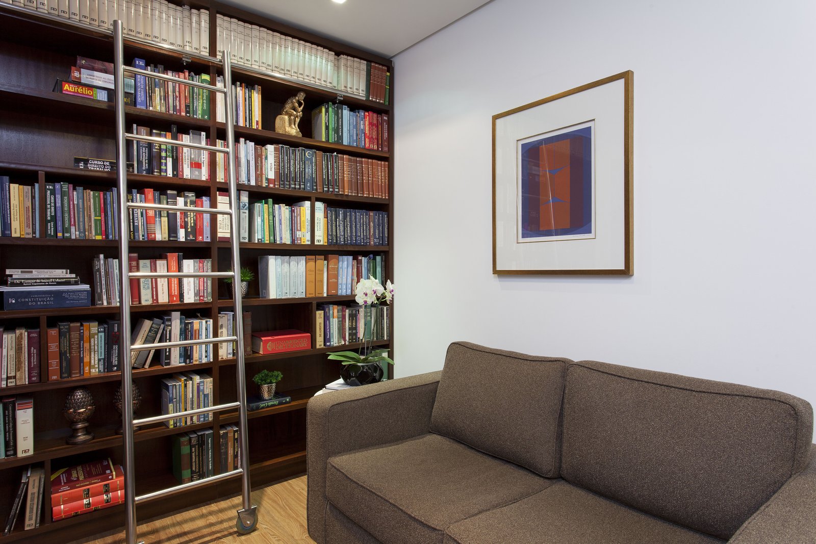 Biblioteca do escritório Guimarães & Meireles